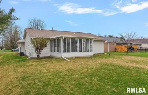 Exterior - 1116 Bolin Ct, Springfield, IL 62703 photo 4 of 6