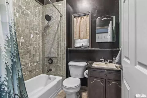 Bath - 1621 N 8th St, Springfield, IL 62702 photo 1 of 2