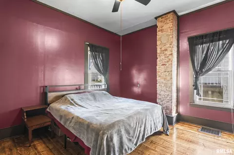 Bedroom - 1621 N 8th St, Springfield, IL 62702 photo 5 of 6