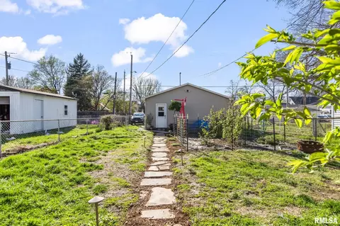 Exterior - 1621 N 8th St, Springfield, IL 62702 photo 5 of 10