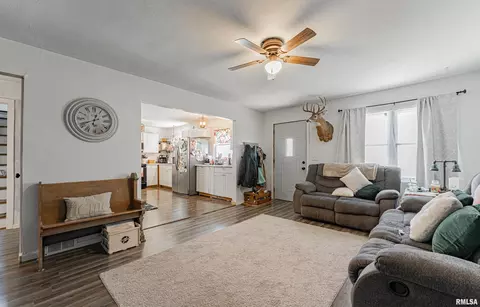 Entry Way - 115 Cobleigh St, Emden, IL 62635 photo 1 of 3