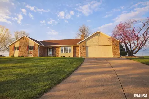 3226 E Tower Rd, Quincy, IL 62305