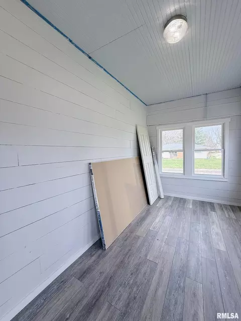 Exterior - 604 Walnut St, Abingdon, IL 61410 photo 5 of 5