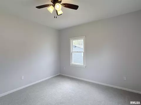 Bedroom - 604 Walnut St, Abingdon, IL 61410 photo 2 of 9