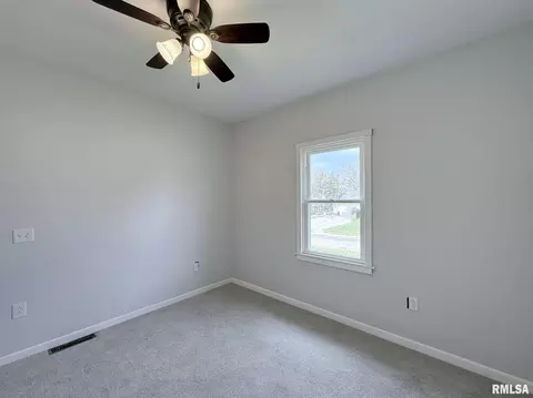 Bedroom - 604 Walnut St, Abingdon, IL 61410 photo 7 of 9