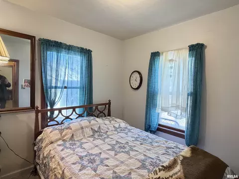 Bedroom - 209 Yates Ave, Springfield, IL 62702 photo 1 of 3