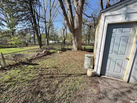 Exterior - 209 Yates Ave, Springfield, IL 62702 photo 3 of 3