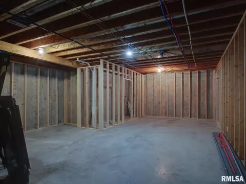 Bedroom - 1409 Pratt St, Barry, IL 62312 photo 9 of 9