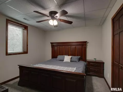 Bedroom - 1409 Pratt St, Barry, IL 62312 photo 7 of 9