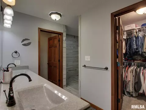 Other - 1409 Pratt St, Barry, IL 62312 photo 2 of 4