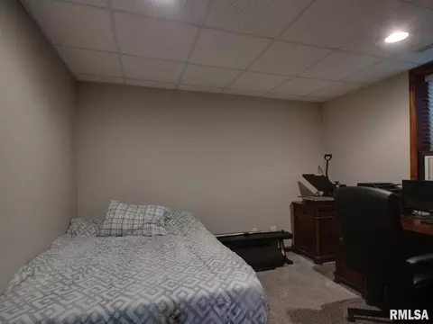 Bedroom - 1409 Pratt St, Barry, IL 62312 photo 6 of 9