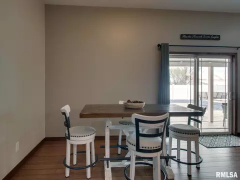 Dining - 1409 Pratt St, Barry, IL 62312 photo 1 of 3