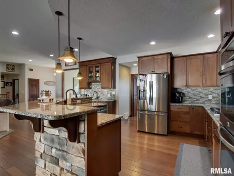 Kitchen - 1409 Pratt St, Barry, IL 62312 photo 1 of 4