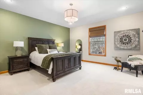 Bedroom - 2211 Wydown Ave, Springfield, IL 62704 photo 1 of 7
