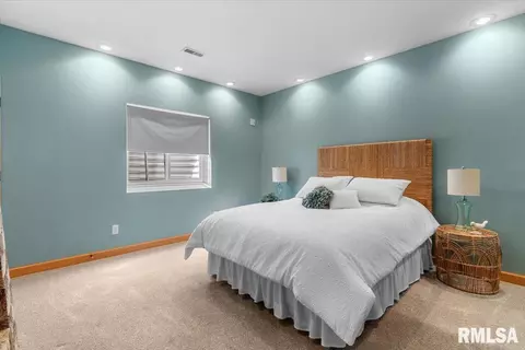 Bedroom - 2211 Wydown Ave, Springfield, IL 62704 photo 6 of 7