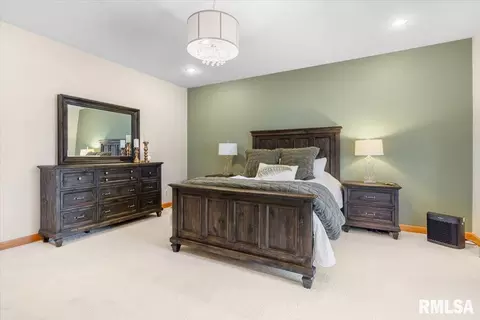 Bedroom - 2211 Wydown Ave, Springfield, IL 62704 photo 3 of 7