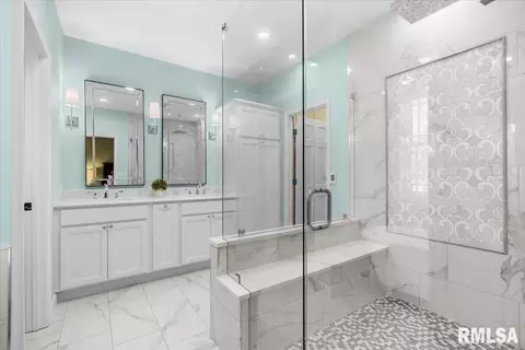 Bath - 2211 Wydown Ave, Springfield, IL 62704 photo 5 of 7