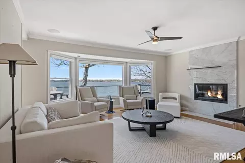 Living - 1401 E Lake Shore Dr, Springfield, IL 62712 photo 1 of 4