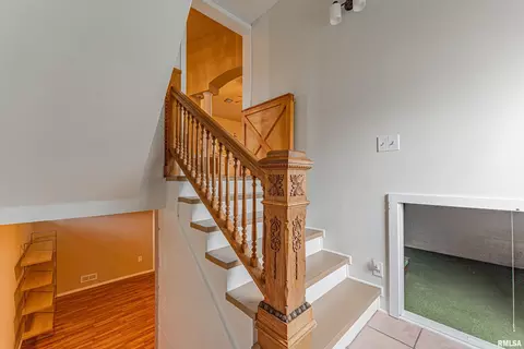 Entry Way - 101 W 8th St, Delavan, IL 61734 photo 1 of 4