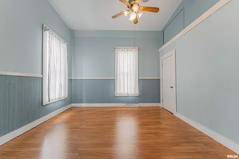 Bedroom - 101 W 8th St, Delavan, IL 61734 photo 3 of 4