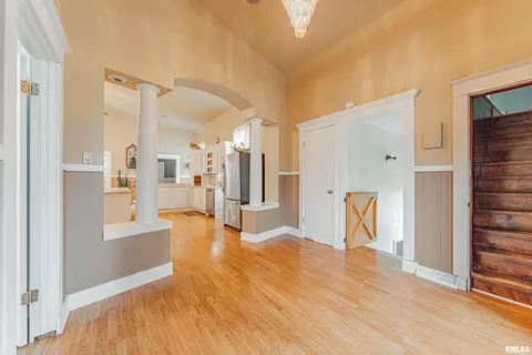 Entry Way - 101 W 8th St, Delavan, IL 61734 photo 3 of 4