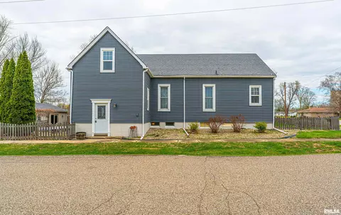 Exterior - 101 W 8th St, Delavan, IL 61734 photo 1 of 12