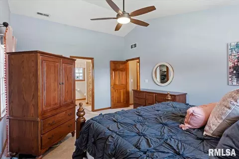 Bedroom - 3725 Indian Grass Ln, Springfield, IL 62712 photo 3 of 11