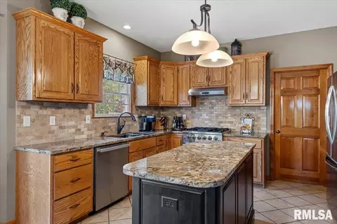 Kitchen - 3725 Indian Grass Ln, Springfield, IL 62712 photo 1 of 2