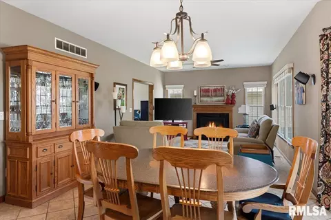 Dining - 3725 Indian Grass Ln, Springfield, IL 62712 photo 1 of 1