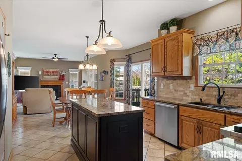 Kitchen - 3725 Indian Grass Ln, Springfield, IL 62712 photo 2 of 2