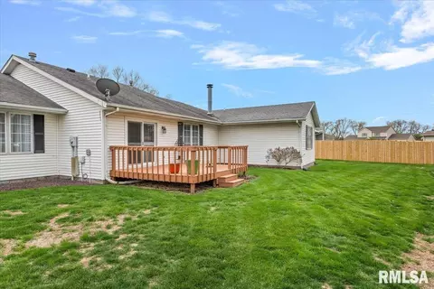 Exterior - 1805 Wren Dr, Springfield, IL 62703 photo 3 of 5