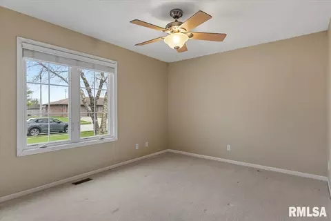 Bedroom - 1805 Wren Dr, Springfield, IL 62703 photo 6 of 7