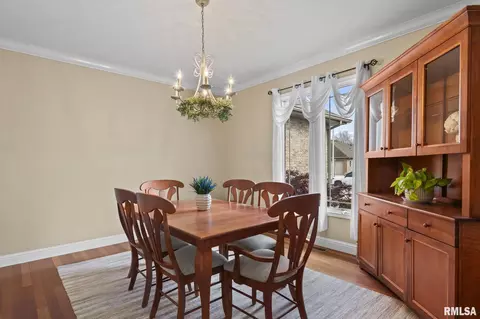 Dining - 6421 Winterberry Ln, Springfield, IL 62712 photo 2 of 4