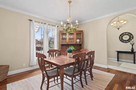 Dining - 6421 Winterberry Ln, Springfield, IL 62712 photo 3 of 4
