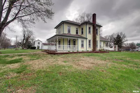 Exterior - 309 W Edwards St, Payson, IL 62360 photo 1 of 4