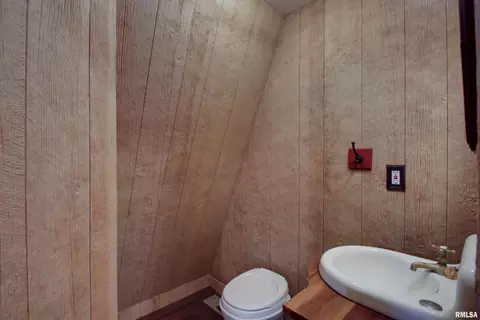 Bath - 309 W Edwards St, Payson, IL 62360 photo 3 of 3