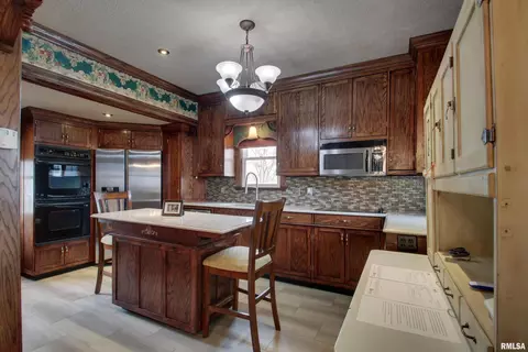 Kitchen - 309 W Edwards St, Payson, IL 62360 photo 1 of 3