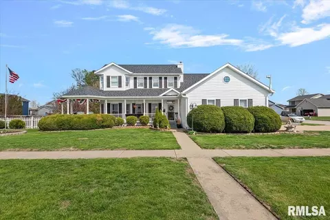 537 Augusta Dr, Chatham, IL 62629