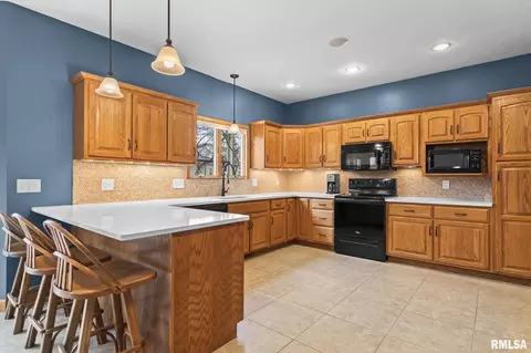 Kitchen - 3924 Surry Place Ln, Springfield, IL 62711 photo 3 of 4
