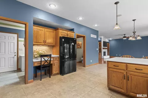 Kitchen - 3924 Surry Place Ln, Springfield, IL 62711 photo 2 of 4