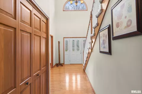 Entry Way - 3924 Surry Place Ln, Springfield, IL 62711 photo 1 of 3