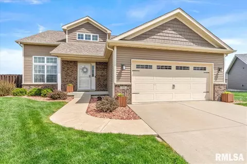 801 Kellan Dr, Chatham, IL 62629