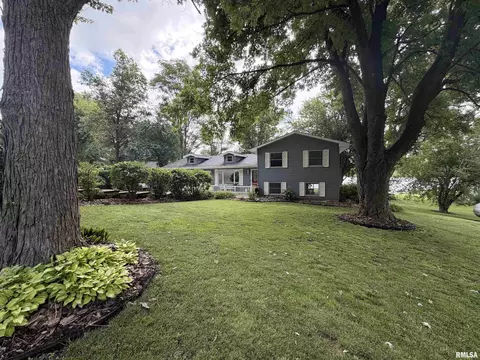 495 Kramer Rd, Avon, IL 61415