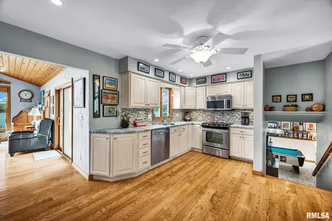 Kitchen - 495 Kramer Rd, Avon, IL 61415 photo 2 of 5
