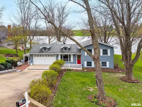 495 Kramer Rd, Avon, IL 61415