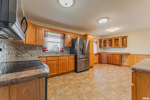 889 State Route 121, Mount Pulaski, IL 62548 photo 12