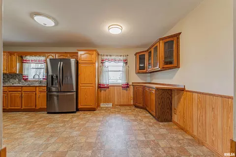 889 State Route 121, Mount Pulaski, IL 62548 photo 9