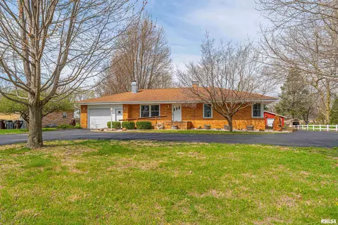 889 State Route 121, Mount Pulaski, IL 62548