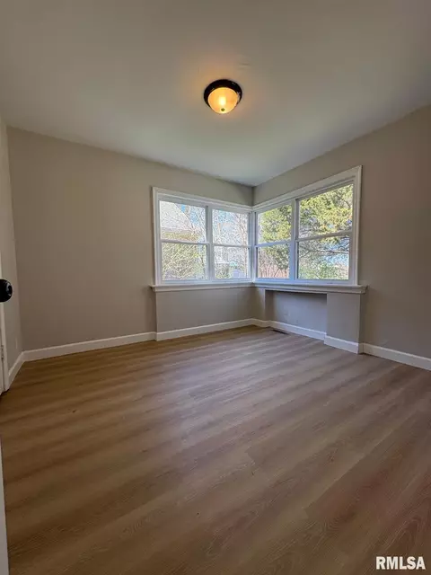 Bedroom - 3229 Enos Ave, Springfield, IL 62702 photo 2 of 4