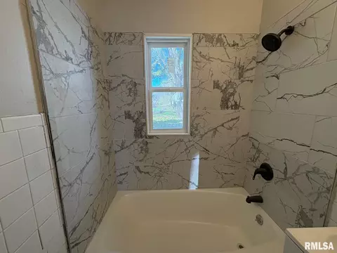 Bath - 3229 Enos Ave, Springfield, IL 62702 photo 1 of 3